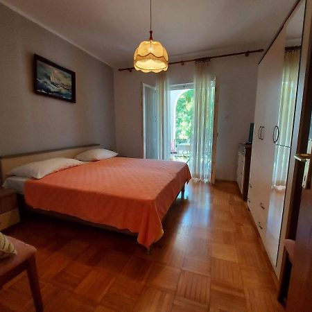 Apartments Fam Tomasic Baška Buitenkant foto