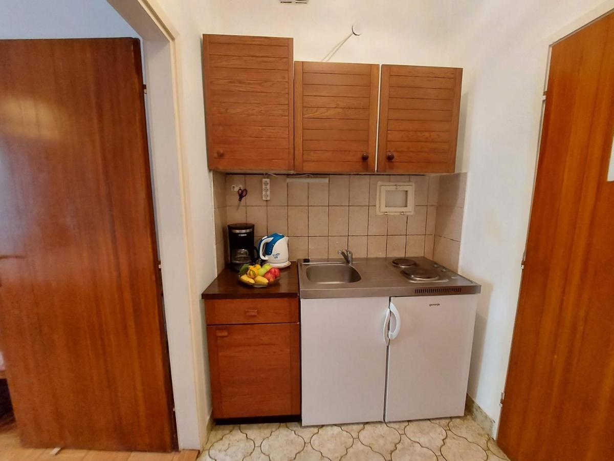 Apartments Fam Tomasic Baška Buitenkant foto
