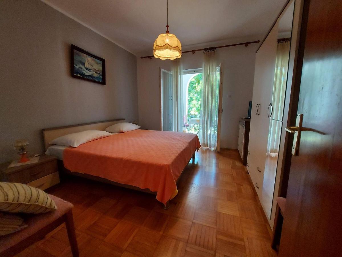 Apartments Fam Tomasic Baška Buitenkant foto