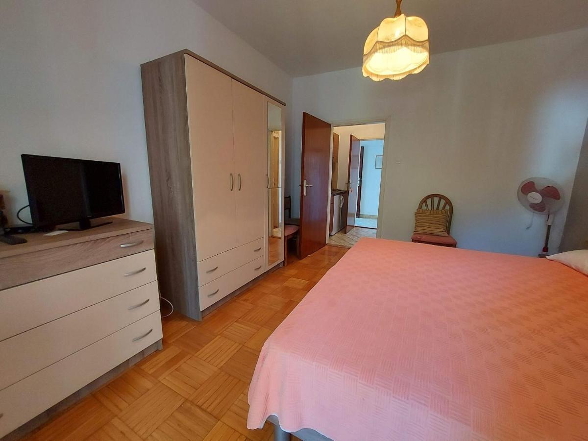 Apartments Fam Tomasic Baška Buitenkant foto