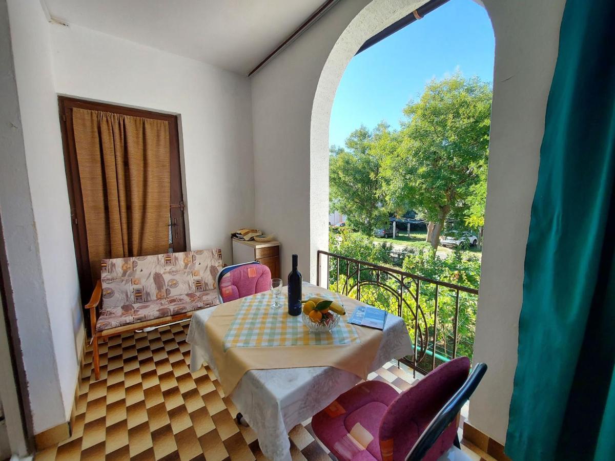 Apartments Fam Tomasic Baška Buitenkant foto