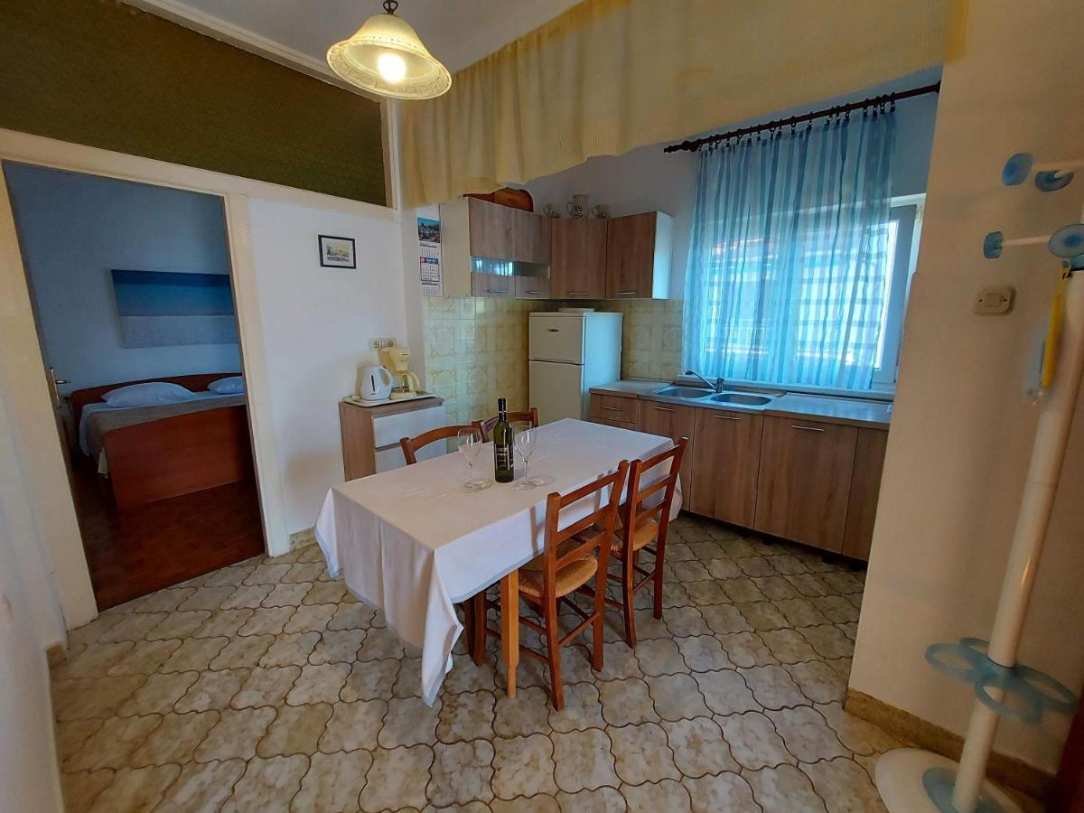 Apartments Fam Tomasic Baška Buitenkant foto