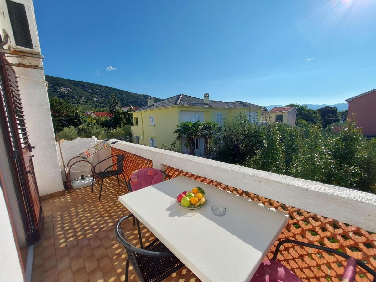 Apartments Fam Tomasic Baška Buitenkant foto