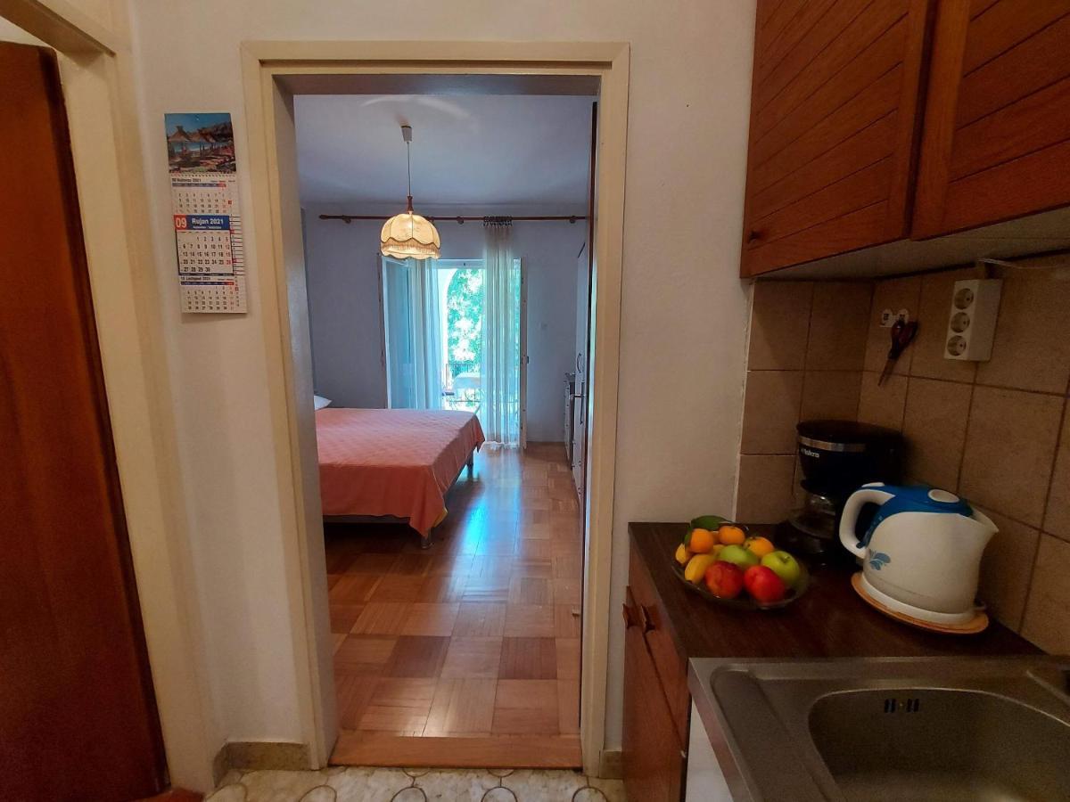 Apartments Fam Tomasic Baška Buitenkant foto